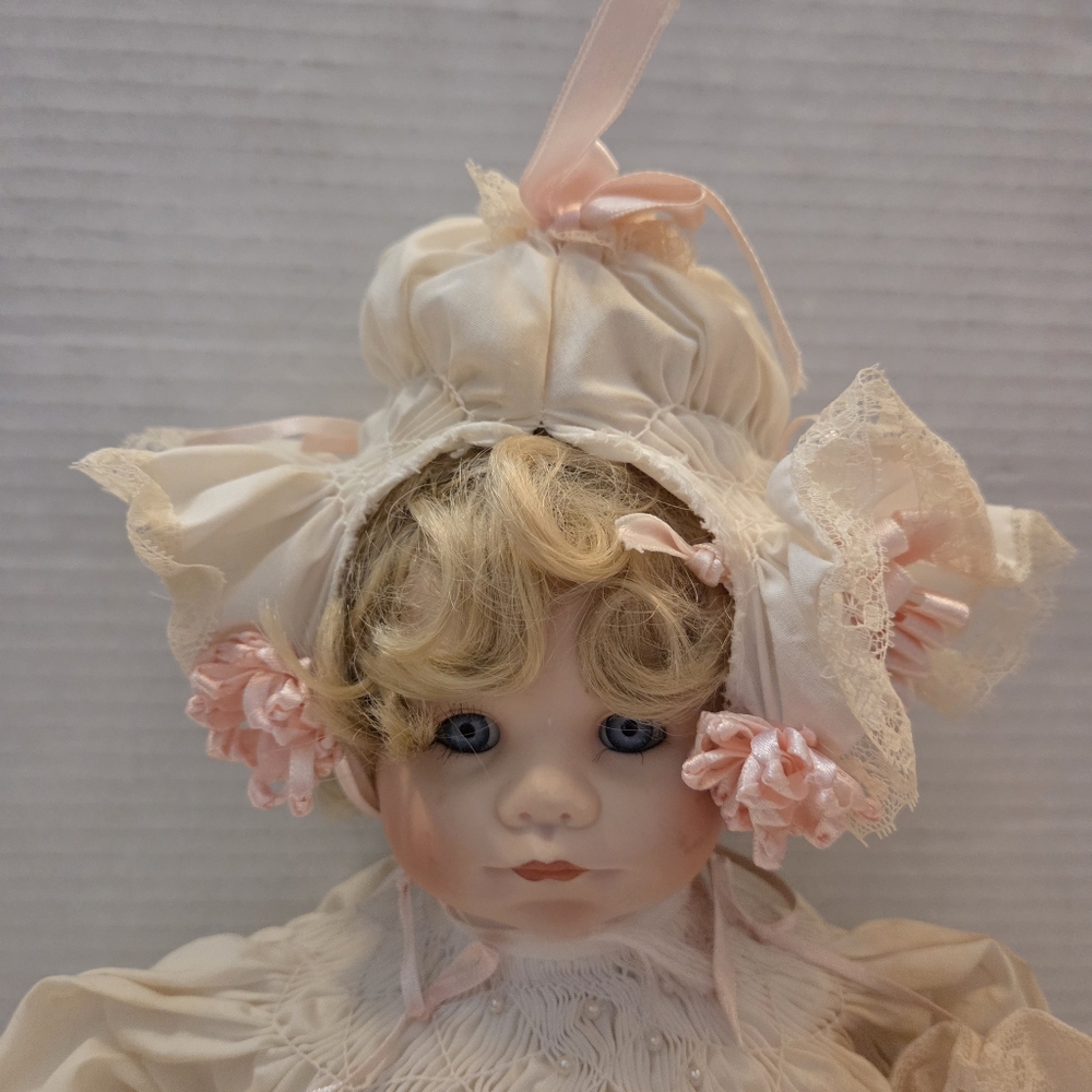 New vintage style doll the Hamilton collection Victorian style collectible